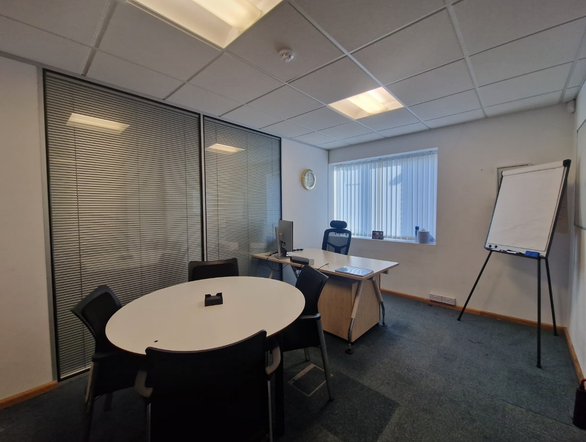 Dittons Rd, Polegate, ESX BN26 6QH - Lot A2 - - Photo intérieure - Image 2 of 5