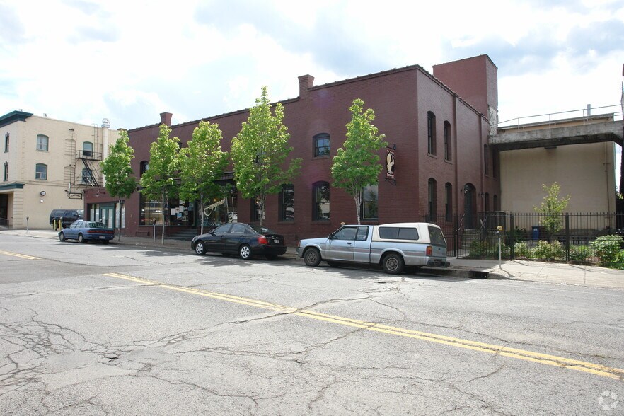 154 S Madison St, Spokane, WA à louer - Photo de l’immeuble – Image 2 sur 11