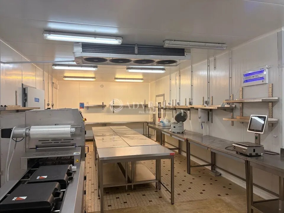 Local d’activités dans Saint-Avertin à louer Photo de l’immeuble– Image 1 sur 13