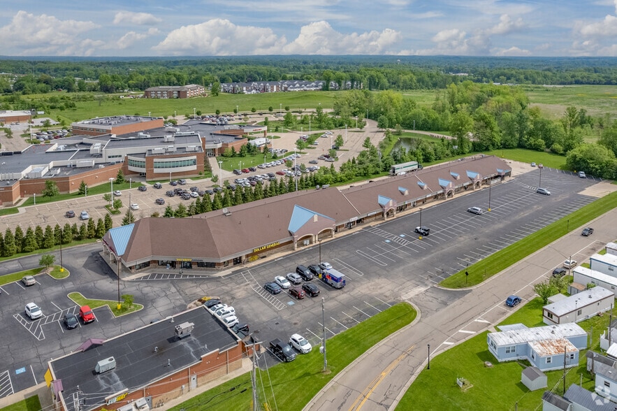 4195 Massillon Rd, Uniontown, OH à louer - Aérien – Image 3 sur 6