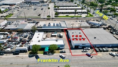 3226 Franklin Ave, Riverside, CA à louer Photo de l’immeuble– Image 1 sur 5