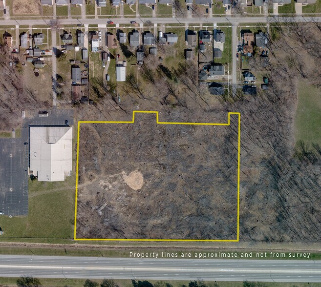 Laura Ct, Elyria, OH à vendre - Photo de l’immeuble – Image 3 sur 9