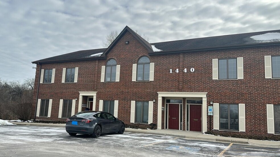 1440 Maple Ave, Lisle, IL à vendre - Photo de l’immeuble – Image 1 sur 20