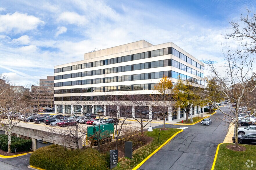 6430 Rockledge Dr, Bethesda, MD à louer - Photo de l’immeuble – Image 1 sur 6