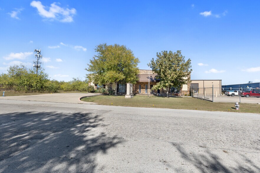 1201 S Commercial Blvd, Arlington, TX à vendre - Photo de l’immeuble – Image 3 sur 33