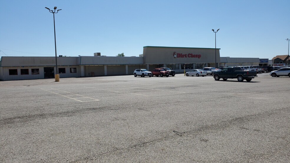 1203-1603 W Ennis Ave, Ennis, TX à louer - Photo de l’immeuble – Image 2 sur 5