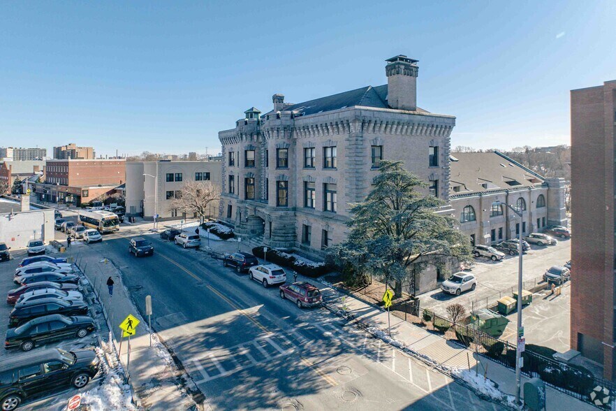 92 High St, Medford, MA à vendre - Photo de l’immeuble – Image 3 sur 28