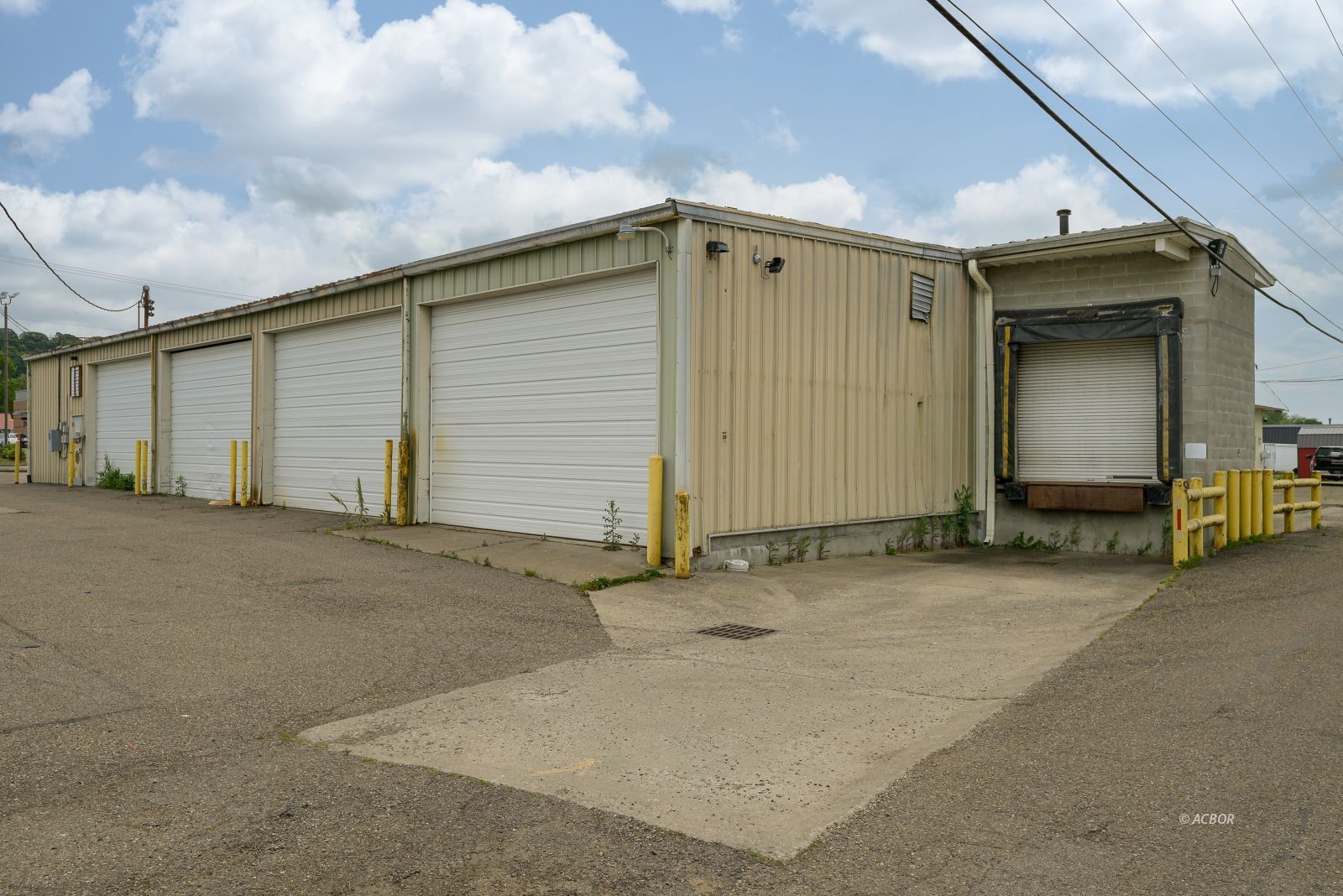 1708 Eastern Ave, Gallipolis, OH à vendre Photo principale– Image 1 sur 11
