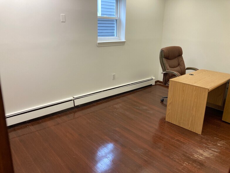 260 Chase Ave, Lyndhurst, NJ à louer - Photo de l’immeuble – Image 3 sur 9