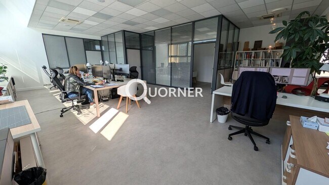 Plus de détails pour Bureau à vendre