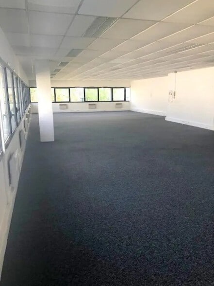 Rue Des Poiriers, Plaisir à vendre - Photo intérieure – Image 3 sur 10