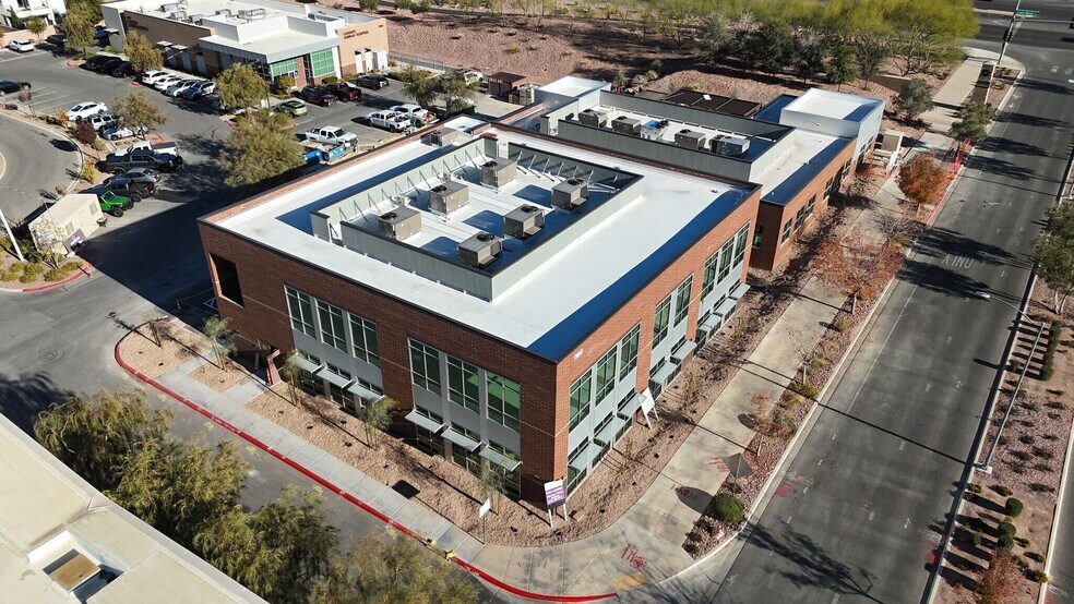1180 E Sunset Rd, Henderson, NV à louer - Photo de l’immeuble – Image 2 sur 11