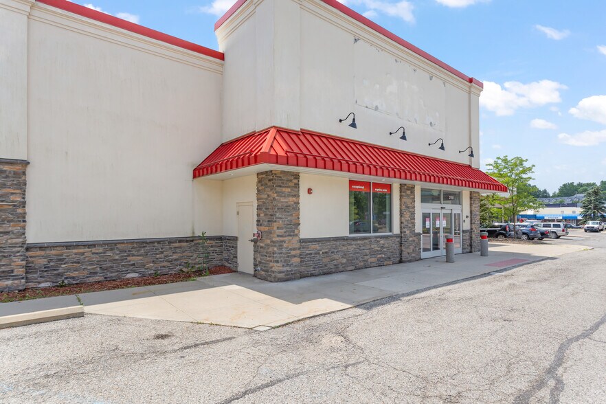 2151 W Liberty St, Ann Arbor, MI à louer - Photo de l’immeuble – Image 3 sur 23