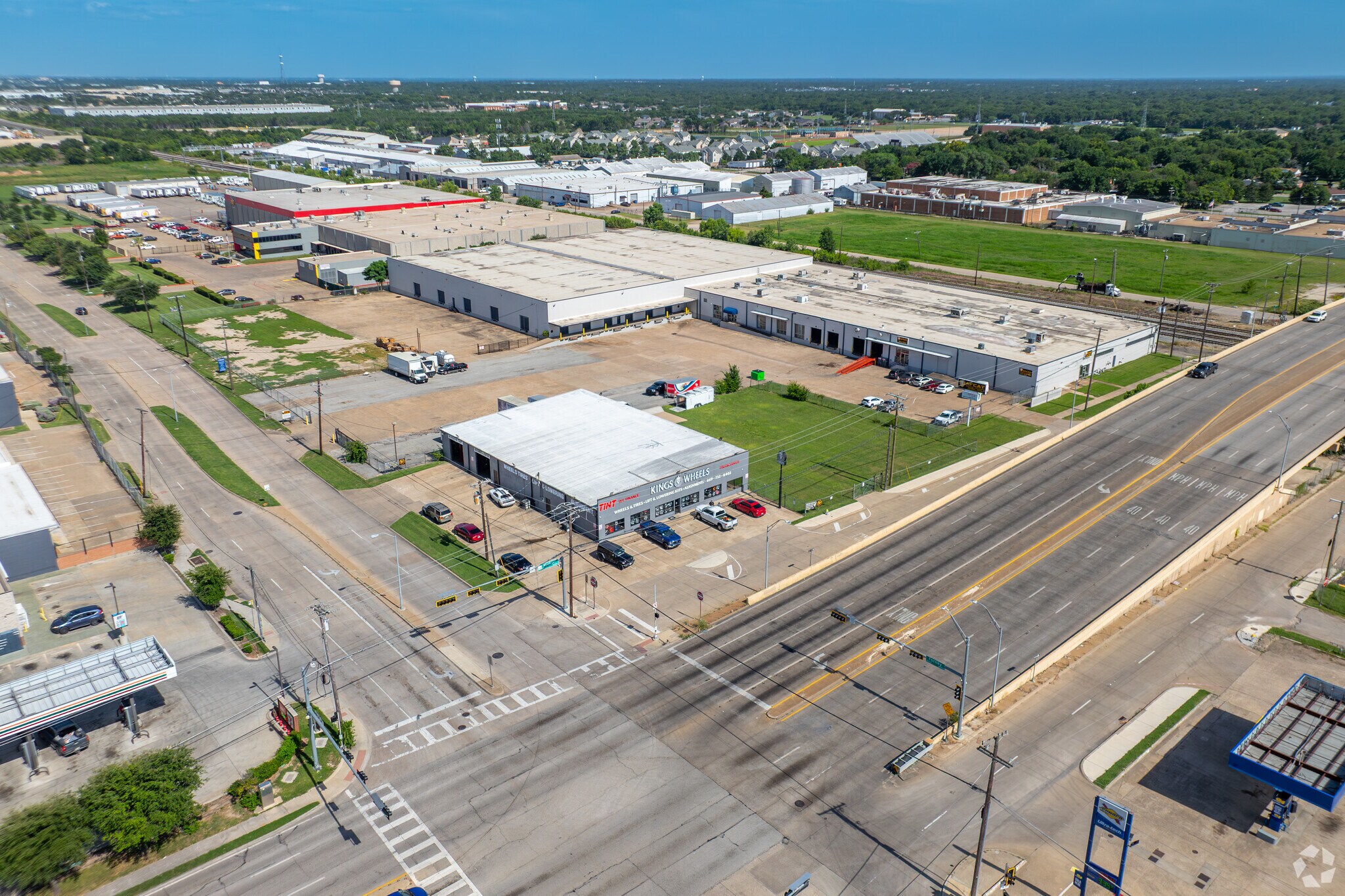 4520 S Buckner Blvd, Dallas, TX à louer Photo de l’immeuble– Image 1 sur 31
