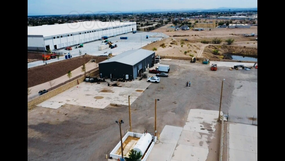8000 Escobar Dr, El Paso, TX à louer - Vidéo sur l’annonce professionnelle – Image 2 sur 12