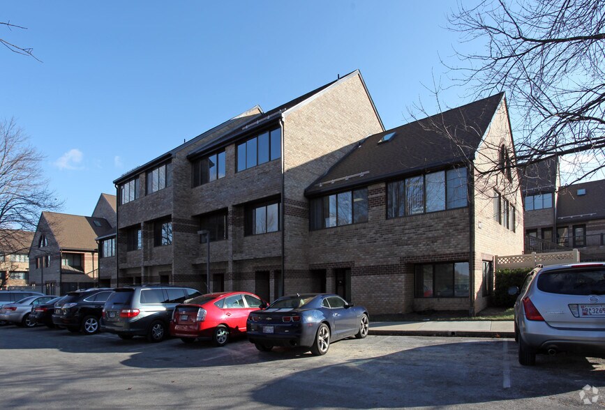847 Quince Orchard Blvd, Gaithersburg, MD à louer - Photo de l’immeuble – Image 1 sur 4