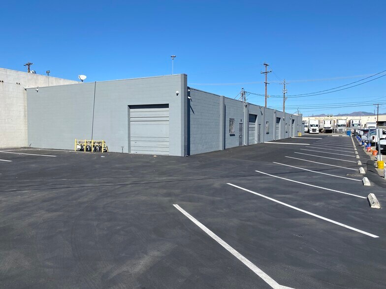 15208-15210 Stagg St, Van Nuys, CA à louer - Photo de l’immeuble – Image 3 sur 4