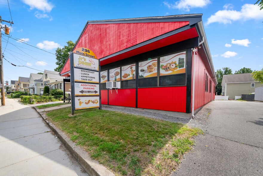 296 Main St, Milford, MA à vendre - Photo de l’immeuble – Image 3 sur 21