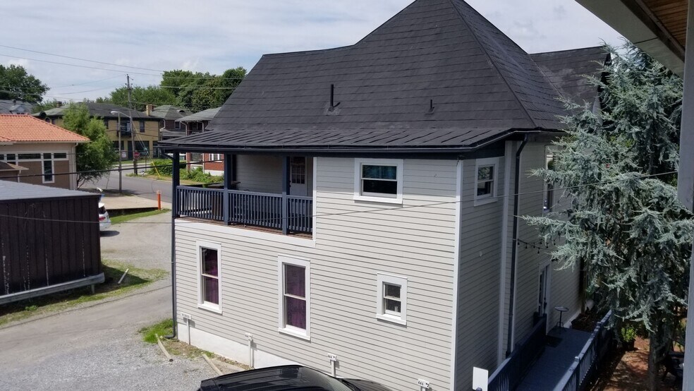 808 5th St SW, Roanoke, VA à louer - Photo de l’immeuble – Image 3 sur 55