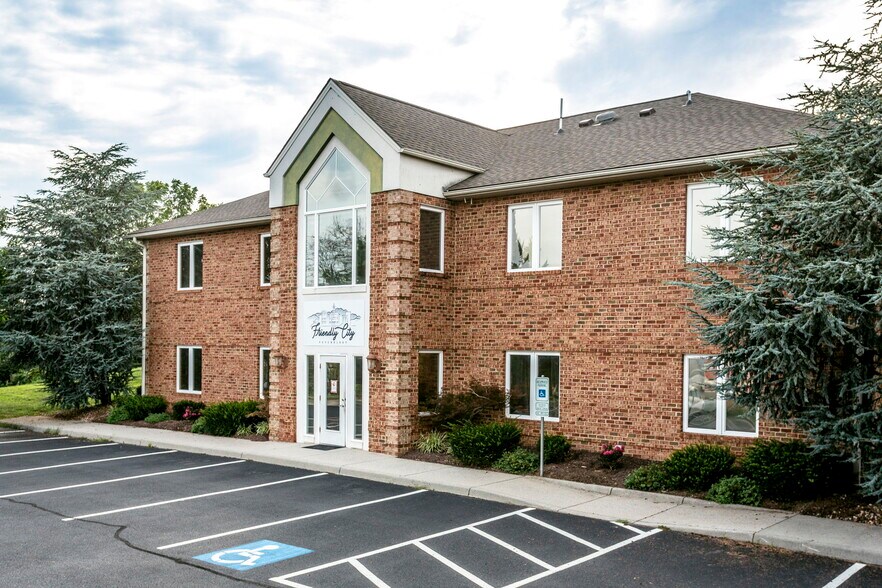 3230 Peoples Dr, Harrisonburg, VA à louer - Photo de l’immeuble – Image 3 sur 28