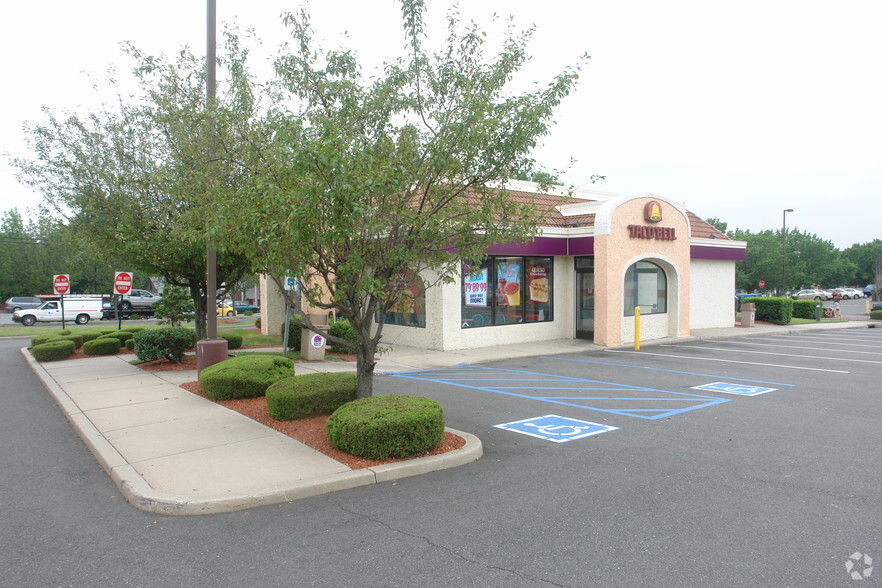 365 Convery Blvd, Perth Amboy, NJ à louer - Photo de l’immeuble – Image 3 sur 3