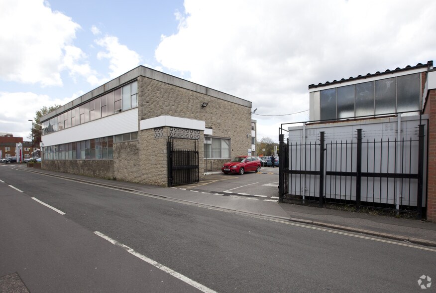 14-43 Victoria Rd, Aldershot à louer - Photo de l’immeuble – Image 2 sur 3