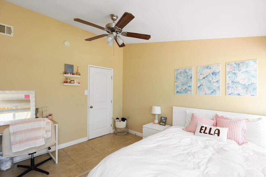 1139 W Sycamore Ave, Orange, CA à vendre - Photo de l’immeuble – Image 3 sur 34