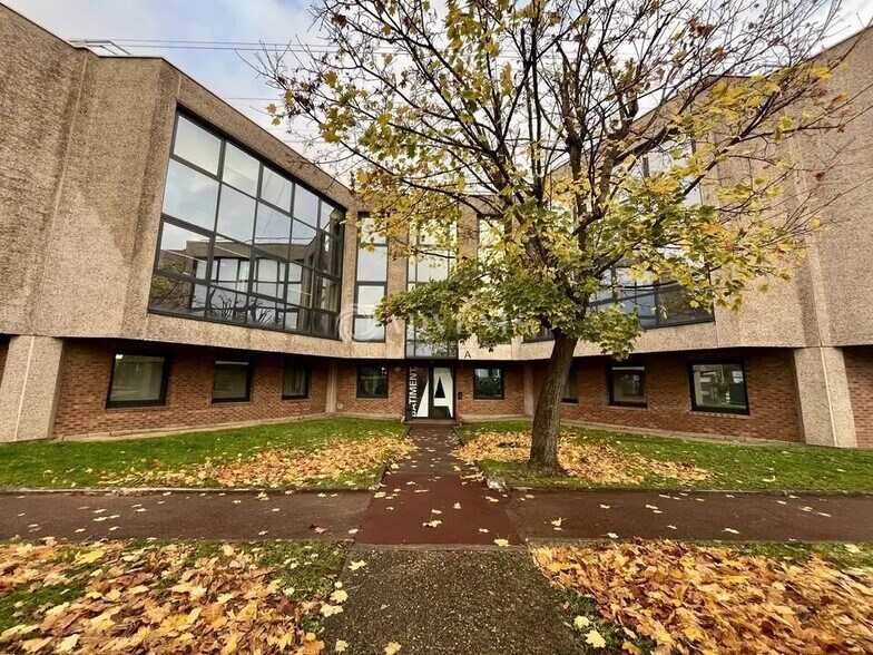 Bureau dans Nanterre à vendre - Photo de l’immeuble – Image 2 sur 12