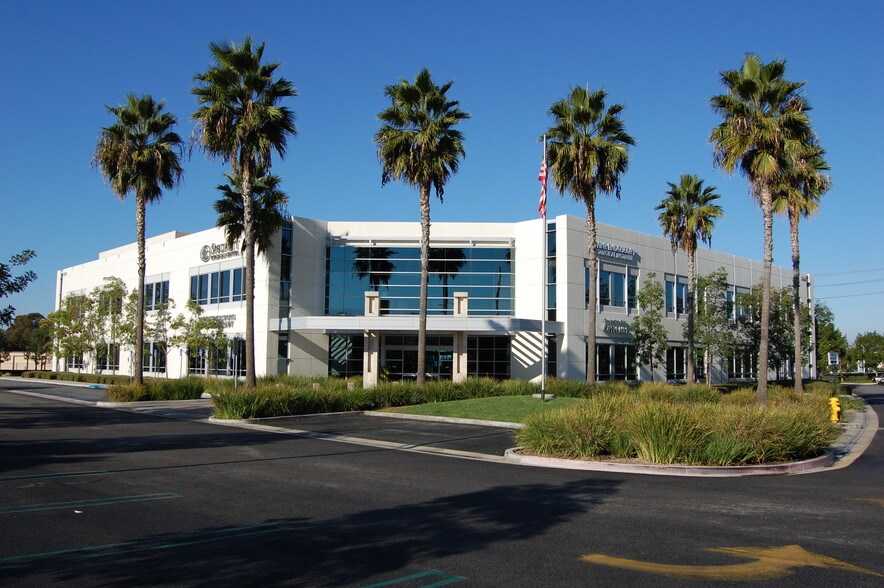 15825 Laguna Canyon Rd, Irvine, CA à louer - Photo principale – Image 1 sur 18
