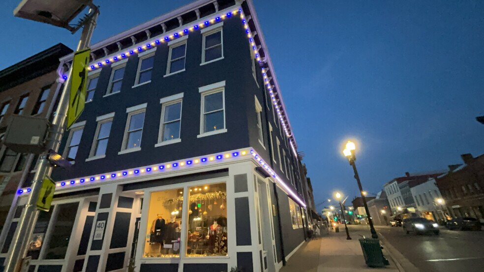 40 Monument Sq, Urbana, OH à louer - Photo de l’immeuble – Image 2 sur 31