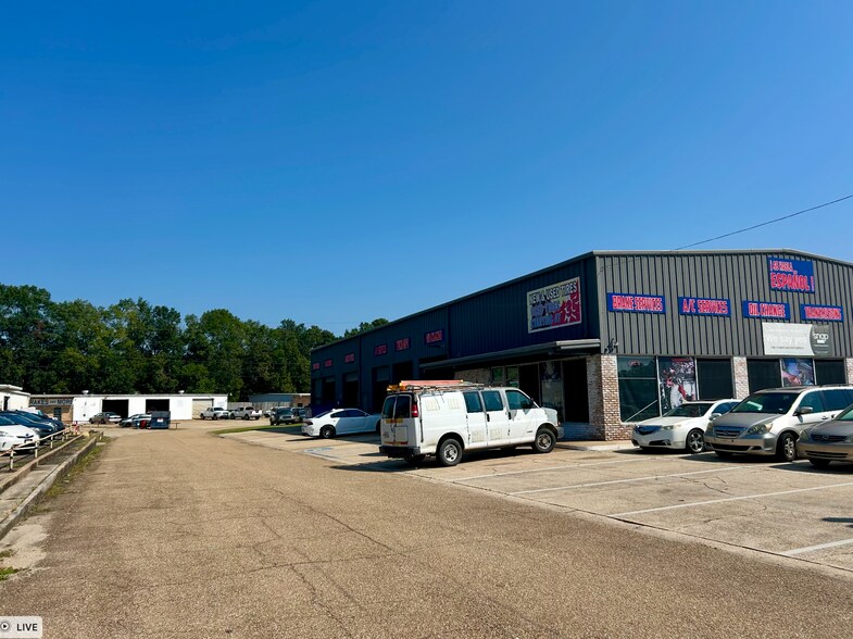 11859 Florida Blvd, Baton Rouge, LA à louer - Photo de l’immeuble – Image 2 sur 8