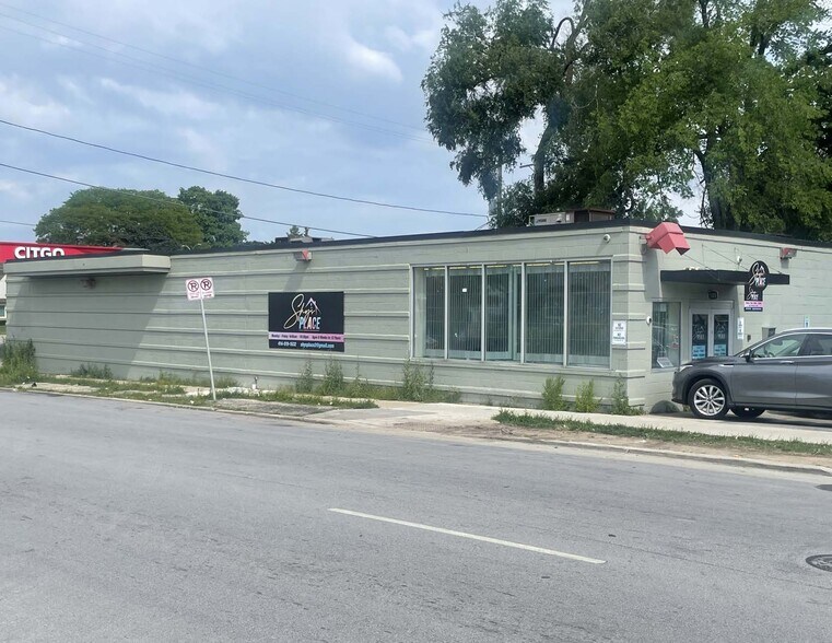 5808 W Hampton Ave, Milwaukee, WI à louer - Photo de l’immeuble – Image 2 sur 3
