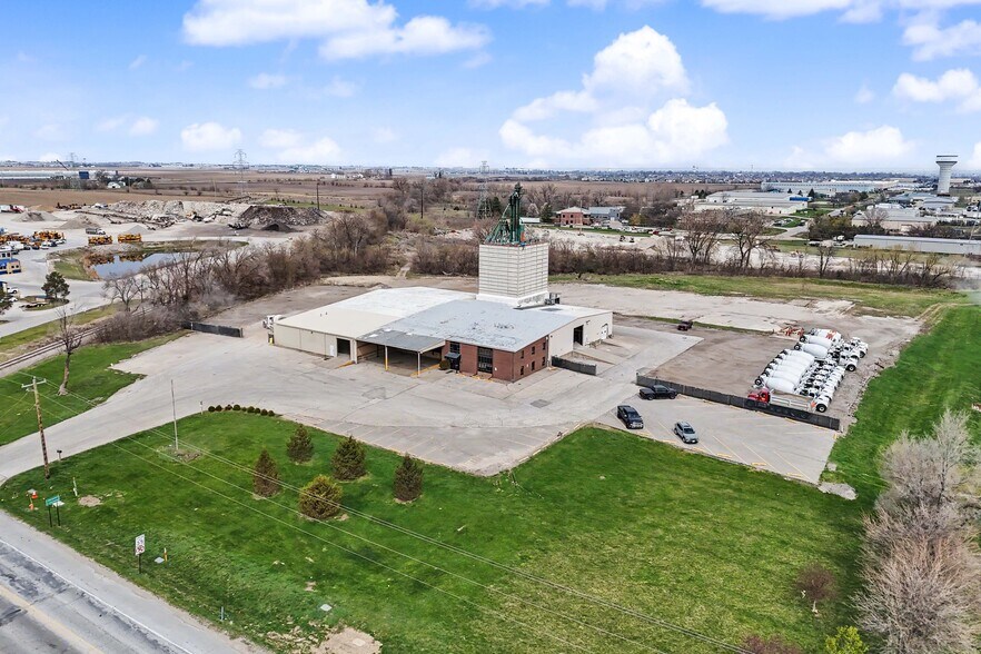 1101 SE 37th St, Grimes, IA à louer - Photo de l’immeuble – Image 2 sur 10