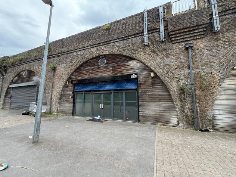 Arch 32 Stanley Rd, Harrow à louer - Photo de l’immeuble – Image 3 sur 3