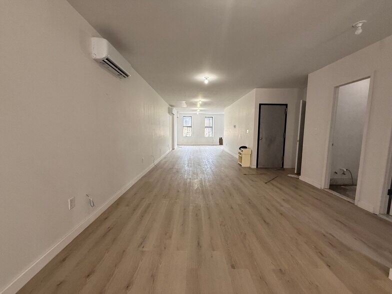 4704 New Utrecht Ave, Brooklyn, NY à louer - Photo de l’immeuble – Image 2 sur 10