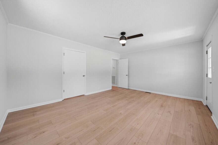 1303 S Sterling, Morganton, NC à vendre - Photo de l’immeuble – Image 3 sur 14