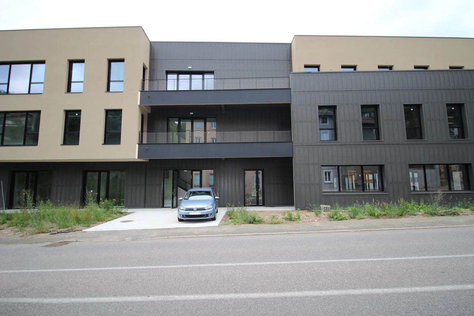 17 Rue De Paris, Tarare à vendre Photo de l’immeuble– Image 1 sur 12