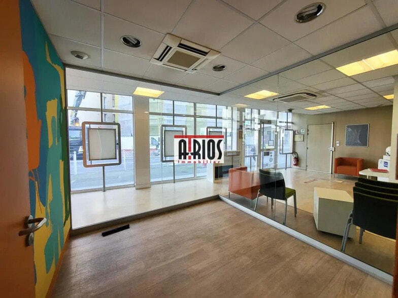 Local d’activités dans Toulon à louer - Photo intérieure – Image 2 sur 11