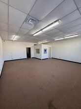 8702-8720 E 41st St, Tulsa, OK à louer Photo intérieure– Image 2 sur 3