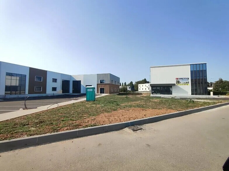 Local commercial dans Bourgoin-Jallieu à vendre - Photo de l’immeuble – Image 1 sur 1