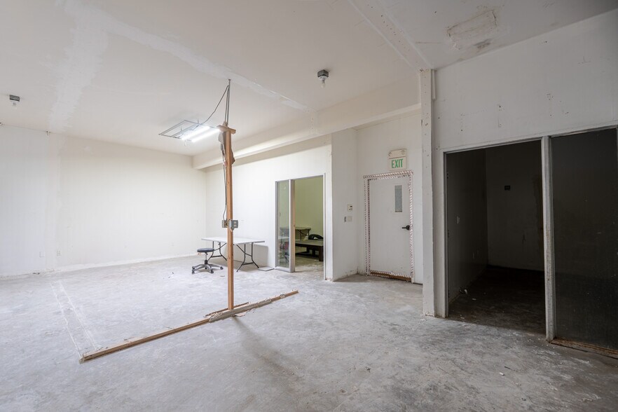 5261-5265 E Washington Blvd, Commerce, CA à vendre - Photo de l’immeuble – Image 3 sur 18