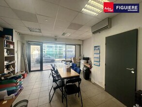 415 Rue Claude Nicolas Ledoux, Aix-en-Provence à louer Photo de l’immeuble– Image 2 sur 7