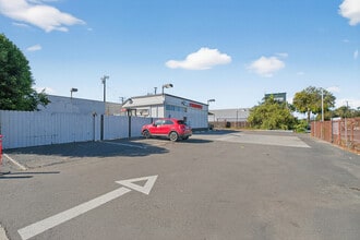 1926 E Thompson Blvd, Ventura, CA à louer Photo intérieure– Image 1 sur 11