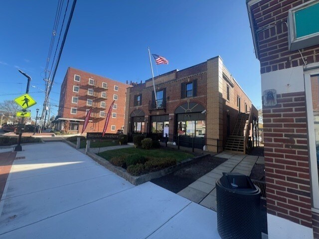 89 Pleasant St, Weymouth, MA à louer - Photo de l’immeuble – Image 1 sur 2
