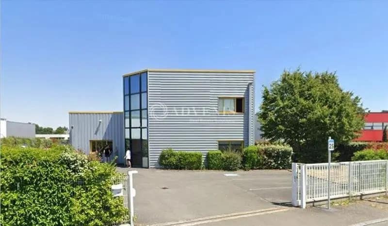 Local d'activités dans Sainte-Luce-sur-Loire à vendre - Photo de l’immeuble – Image 1 sur 6