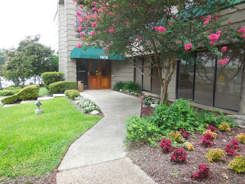 7475 Callaghan Rd, San Antonio, TX à louer - Photo de l’immeuble – Image 2 sur 13