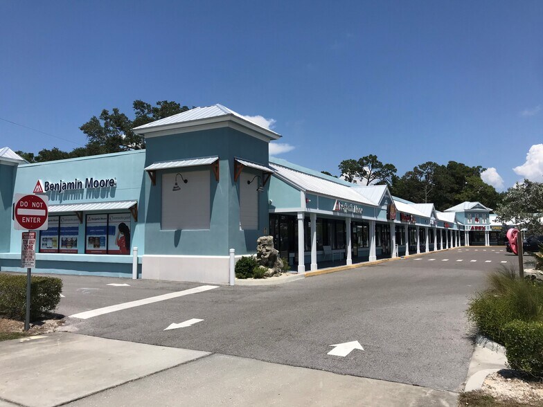 221 Tamiami Trl, Nokomis, FL à louer - Photo de l’immeuble – Image 2 sur 6