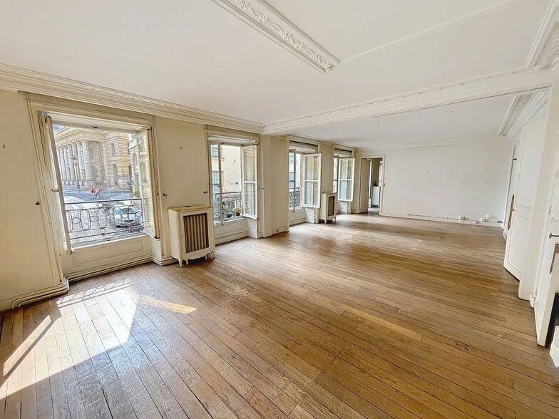 29 Rue De Tournon, Paris à vendre - Photo de l’immeuble – Image 3 sur 13