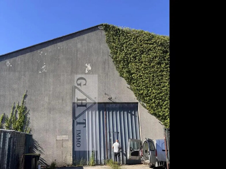 Industriel/Logistique dans Fontenay-Trésigny à vendre - Photo de l’immeuble – Image 3 sur 3