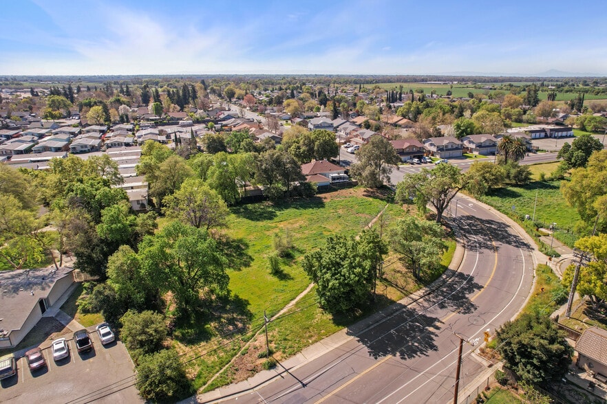 114 F St, Galt, CA à vendre - Aérien – Image 2 sur 22